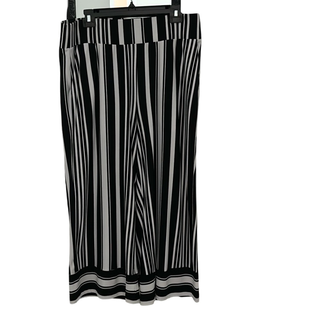 Lane Bryant Black & White Striped Wide Leg Crop Pants Size 14/16